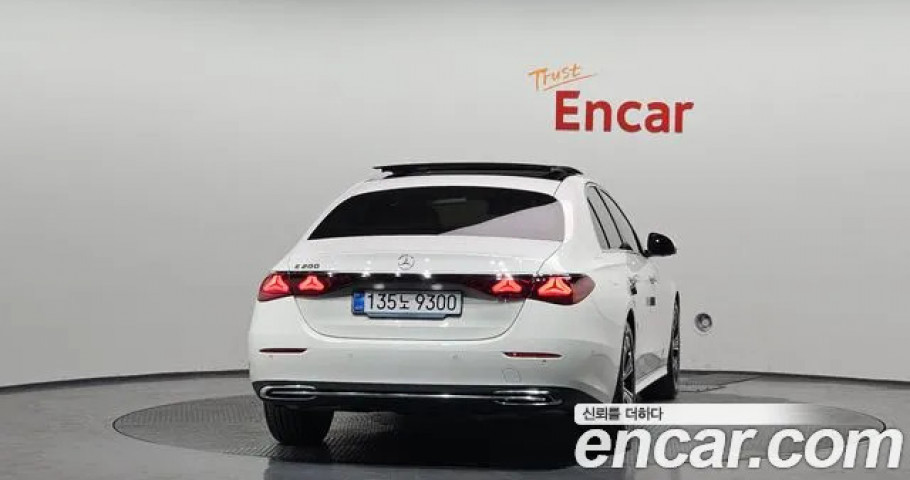 Mercedes-Benz E-Class 