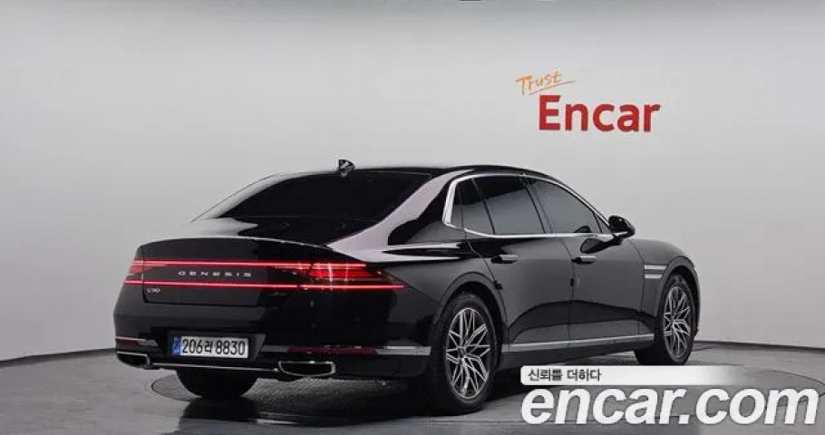 Genesis G90 