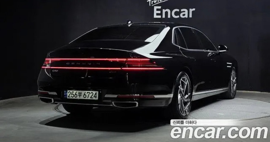 Genesis G90 