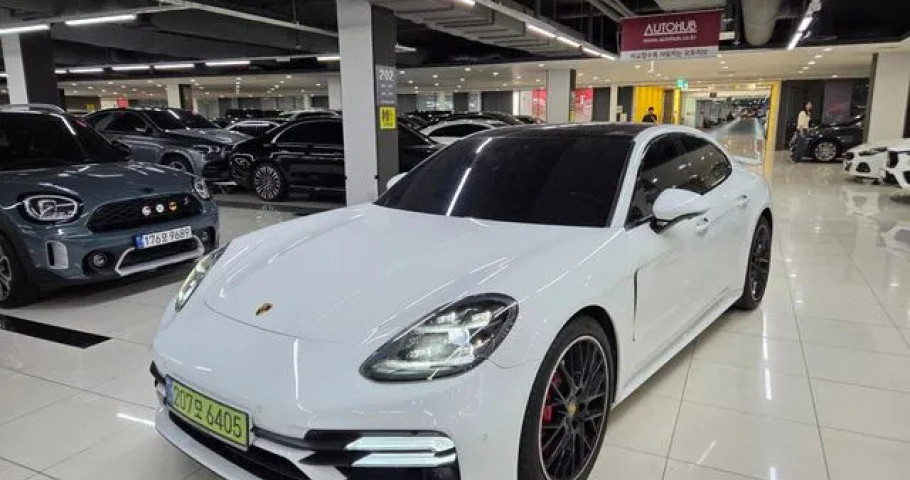Porsche Panamera 
