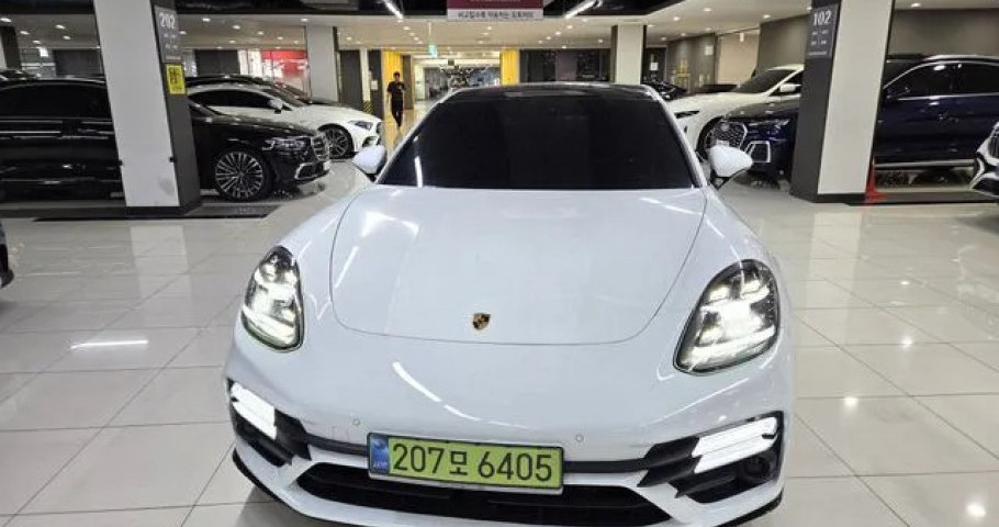 Porsche Panamera 