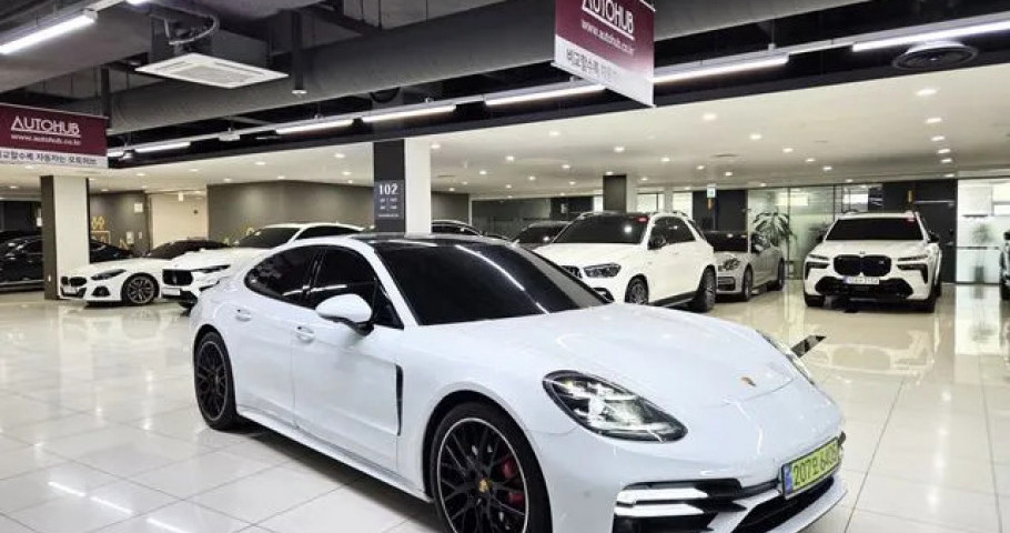 Porsche Panamera 