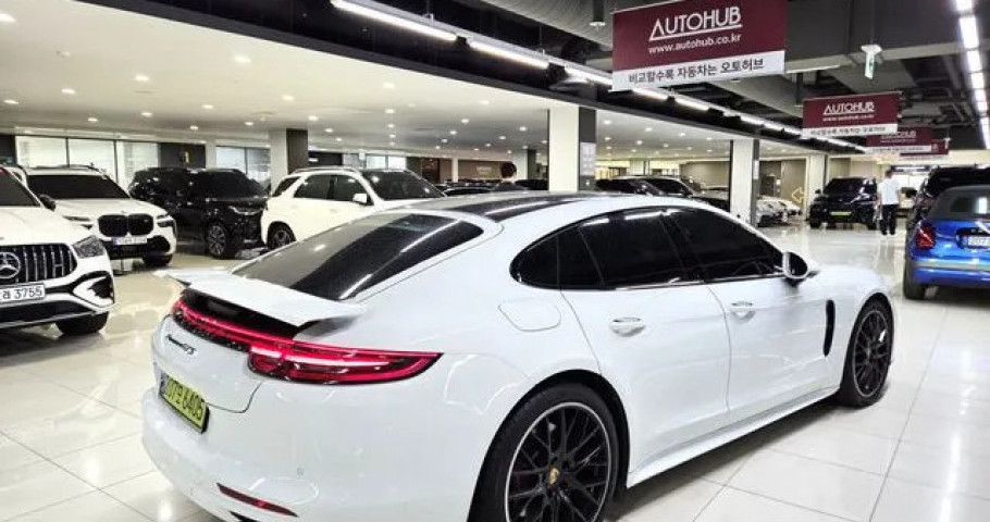 Porsche Panamera 