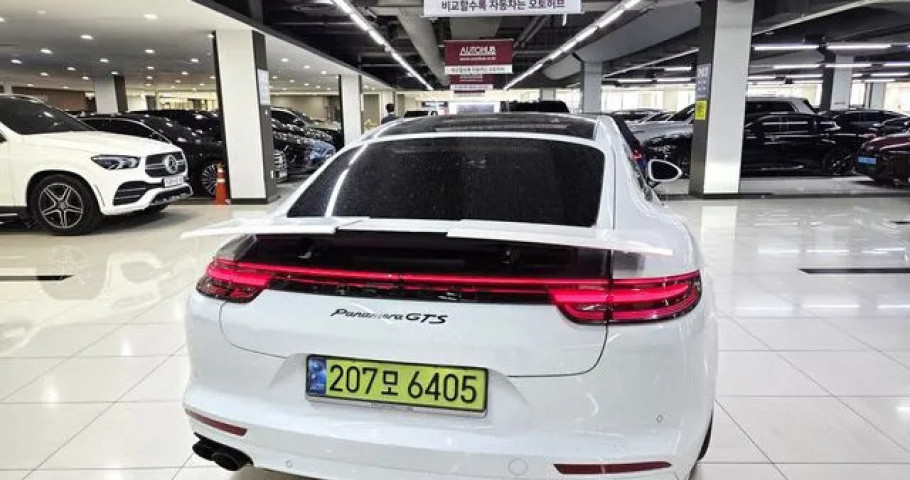 Porsche Panamera 