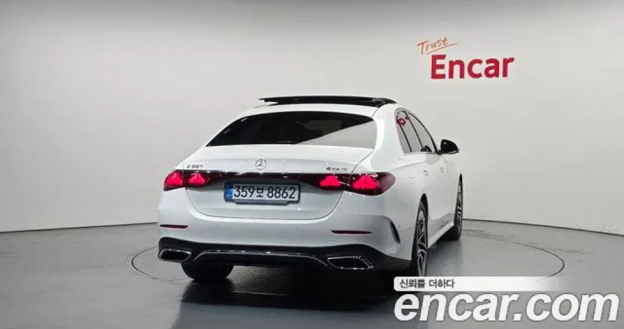 Mercedes-Benz E-Class 