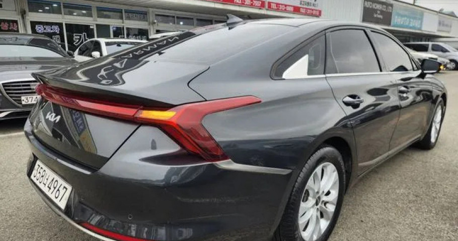 Kia K8 