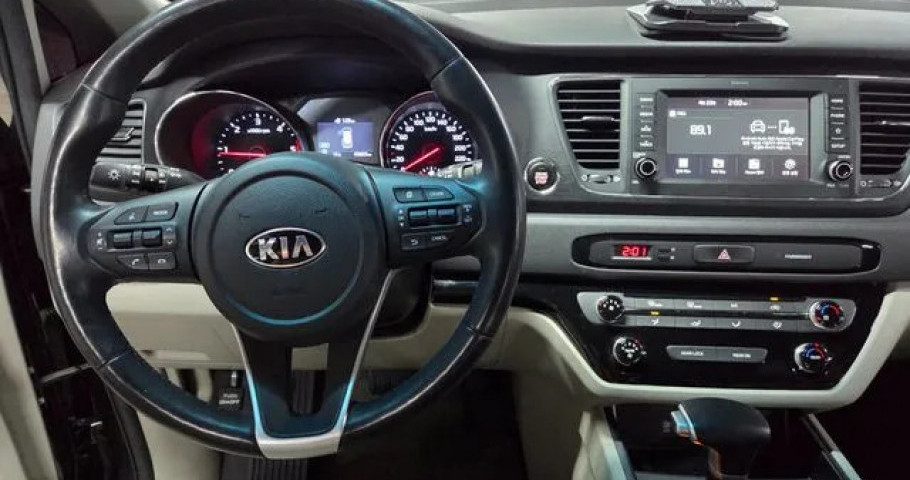 Kia Carnival 