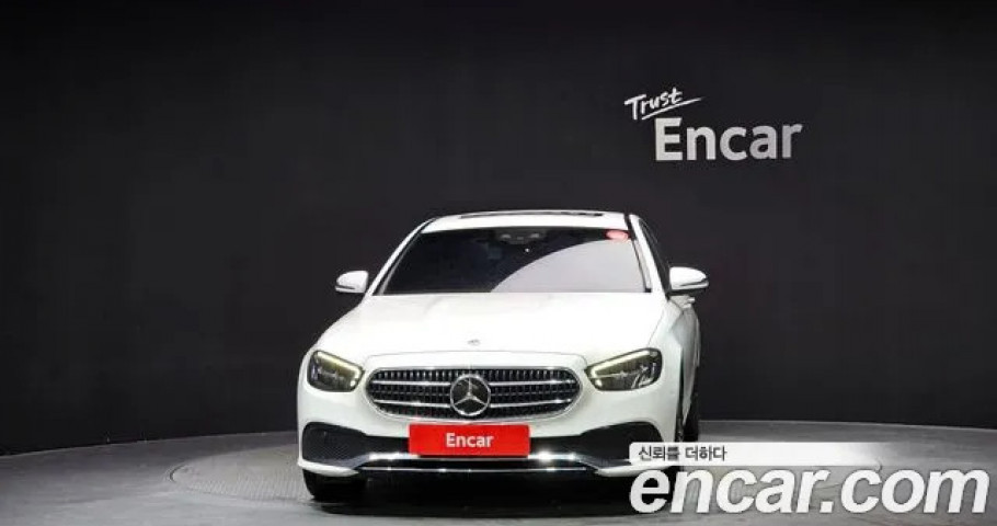 Mercedes-Benz E-Class 