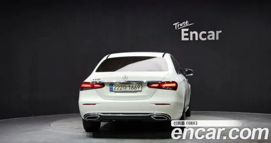 Mercedes-Benz E-Class 