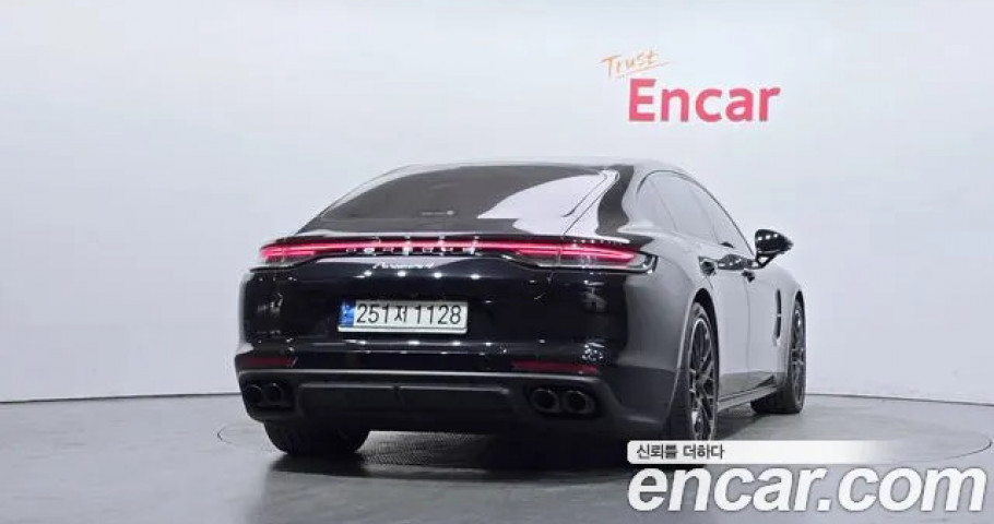 Porsche Panamera 