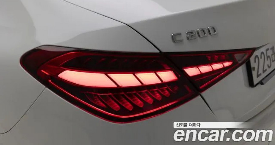 Mercedes-Benz C-Class 