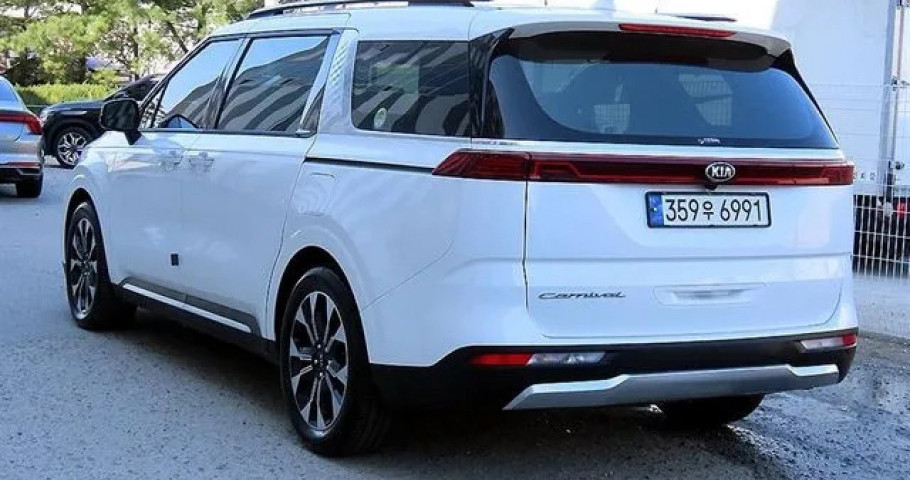 Kia Carnival 