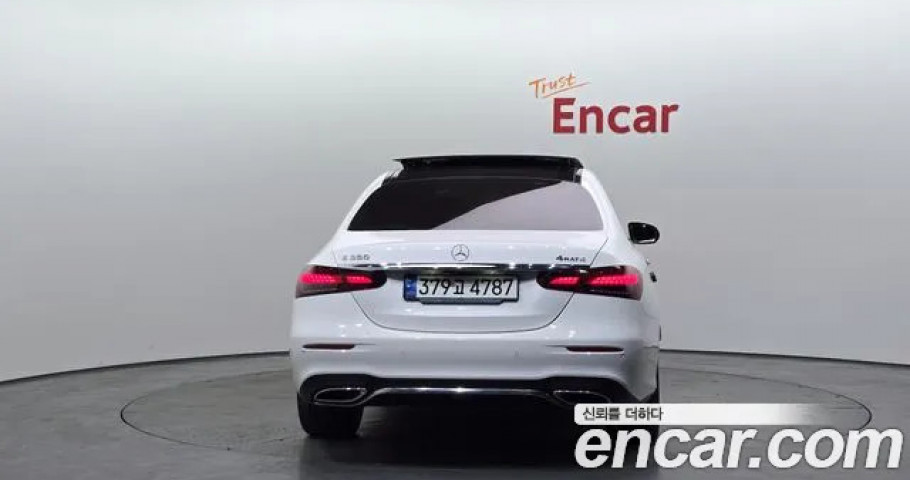 Mercedes-Benz E-Class 