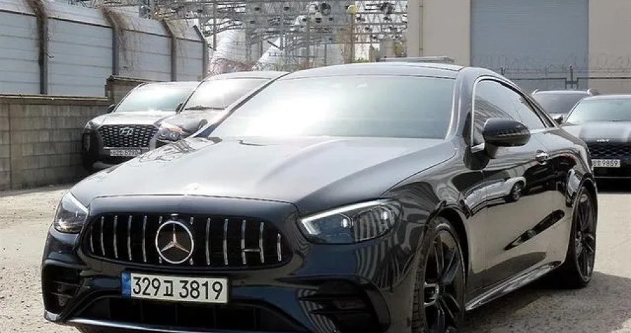 Mercedes-Benz E-Class 