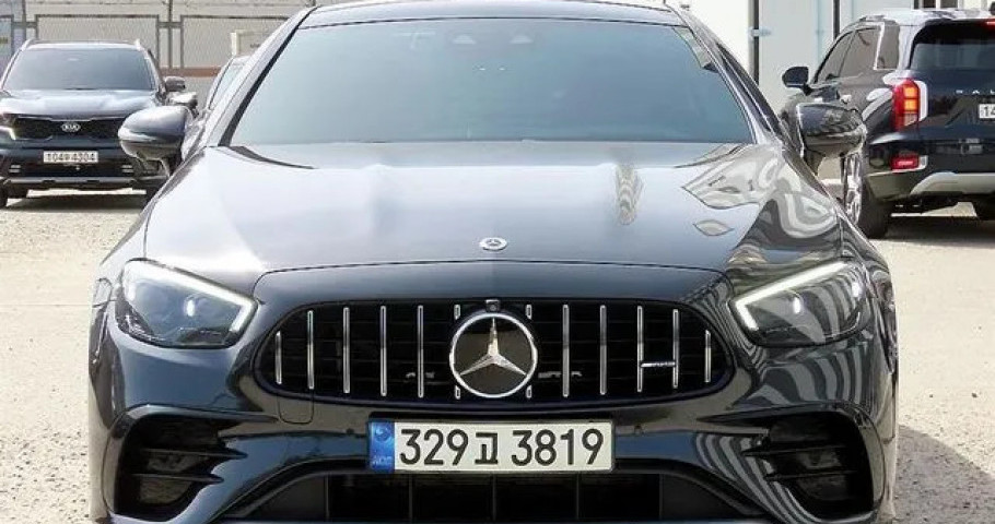 Mercedes-Benz E-Class 