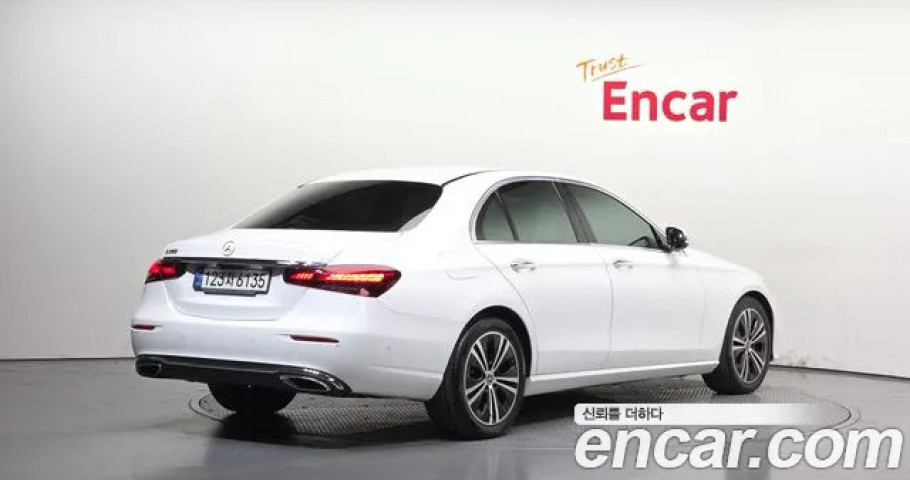 Mercedes-Benz E-Class 