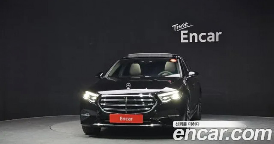 Mercedes-Benz E-Class 