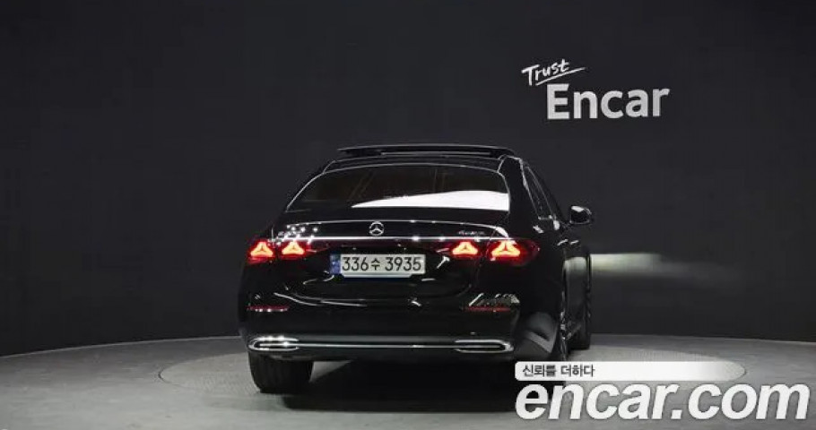 Mercedes-Benz E-Class 
