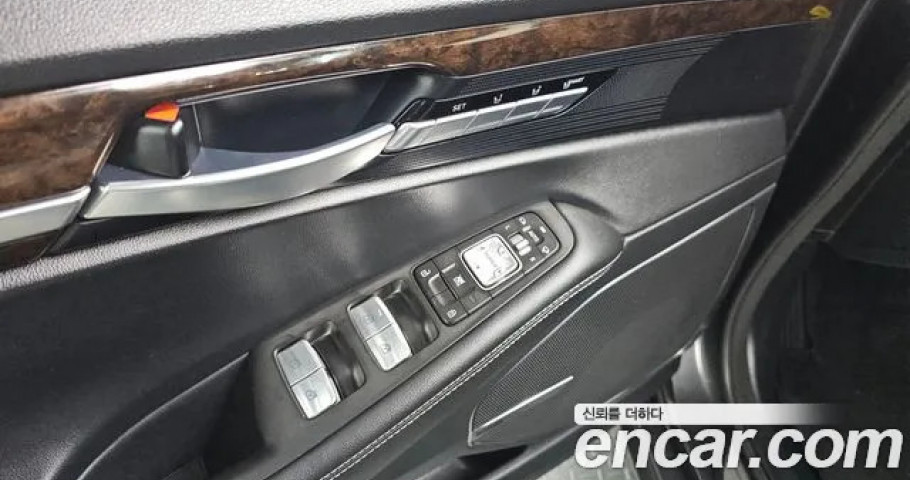 Genesis G90 