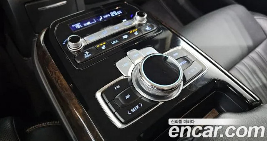 Genesis G90 