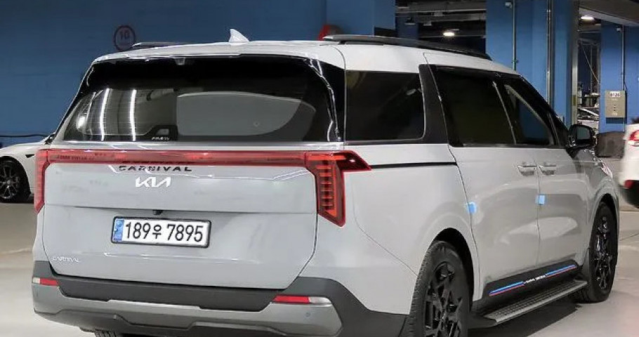 Kia Carnival 