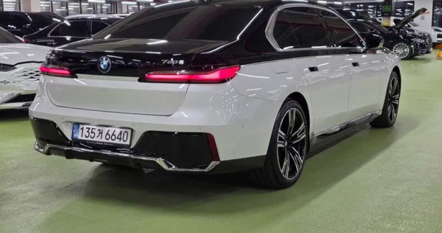 Bmw 7-Series 