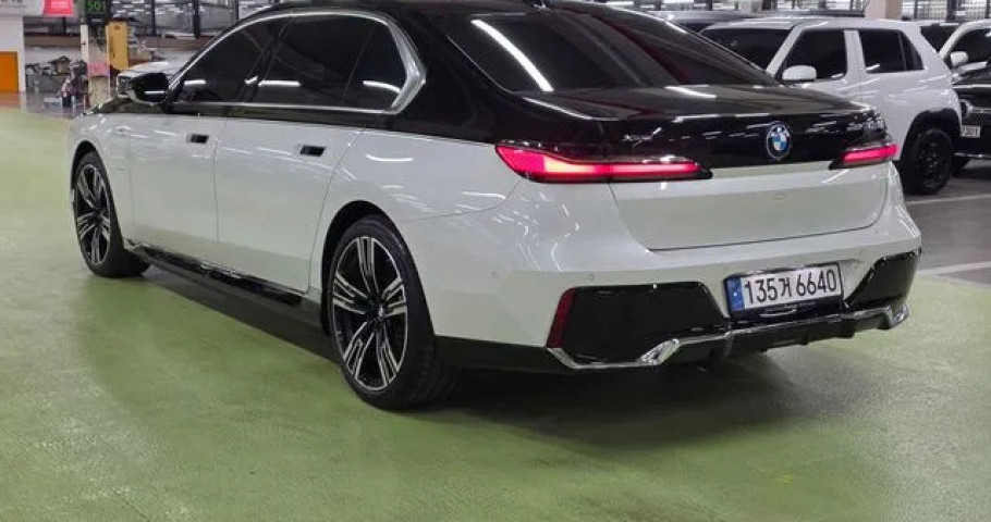 Bmw 7-Series 