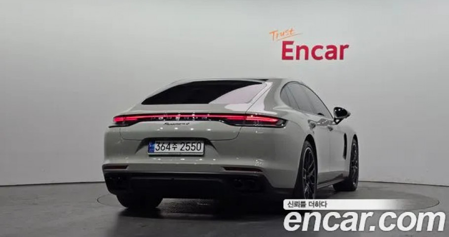 Porsche Panamera 