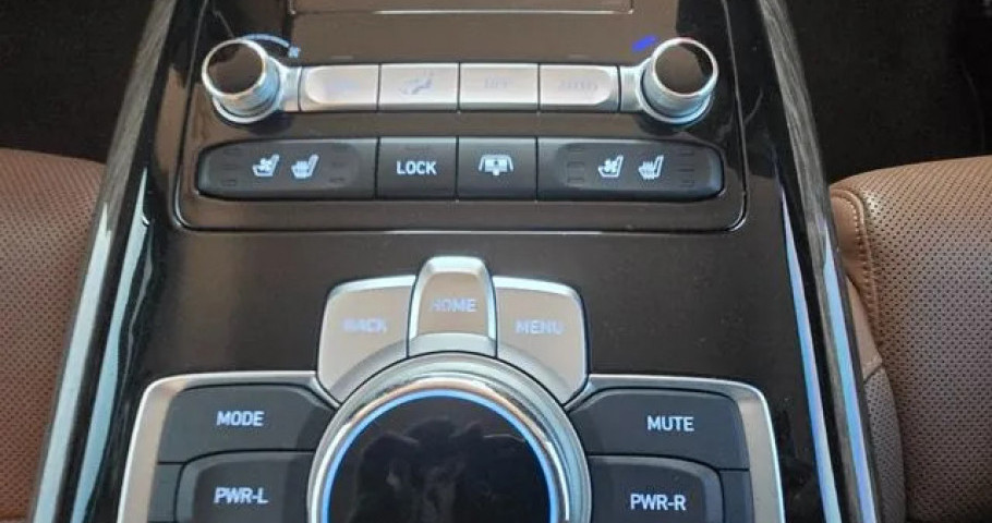 Genesis G90 