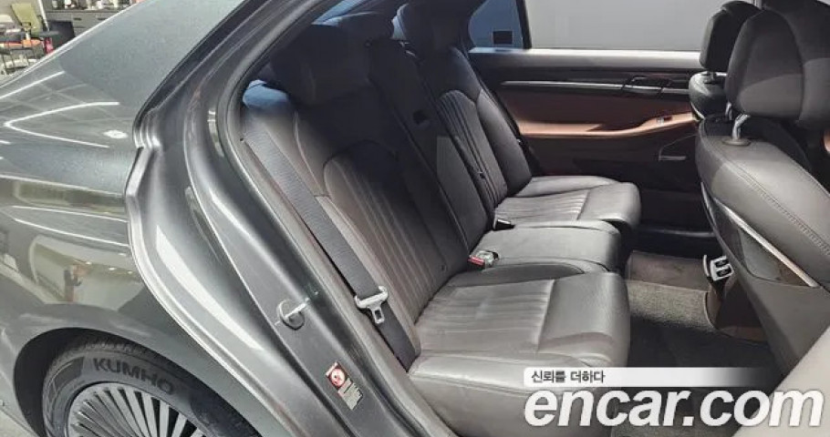 Genesis G90 