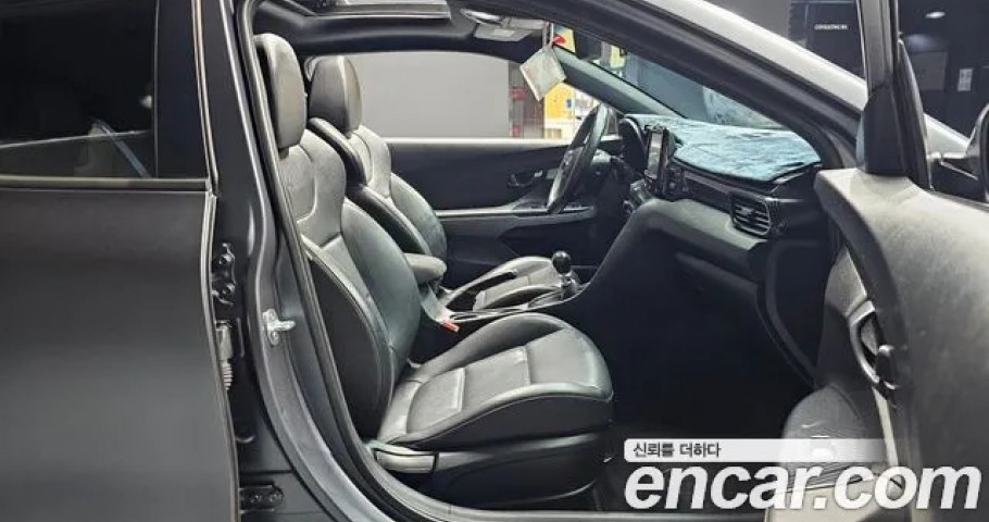 Hyundai Veloster 
