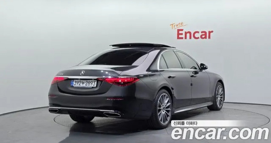 Mercedes-Benz S-Class 
