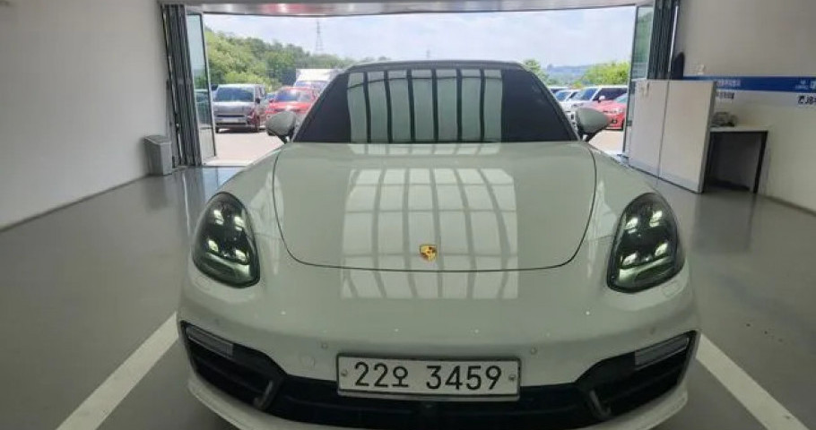 Porsche Panamera 
