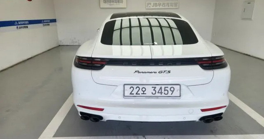Porsche Panamera 