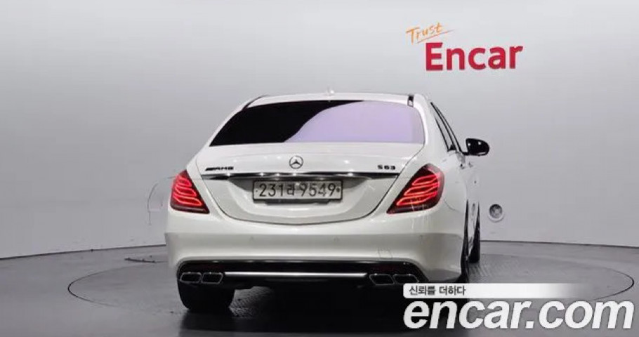 Mercedes-Benz S-Class 