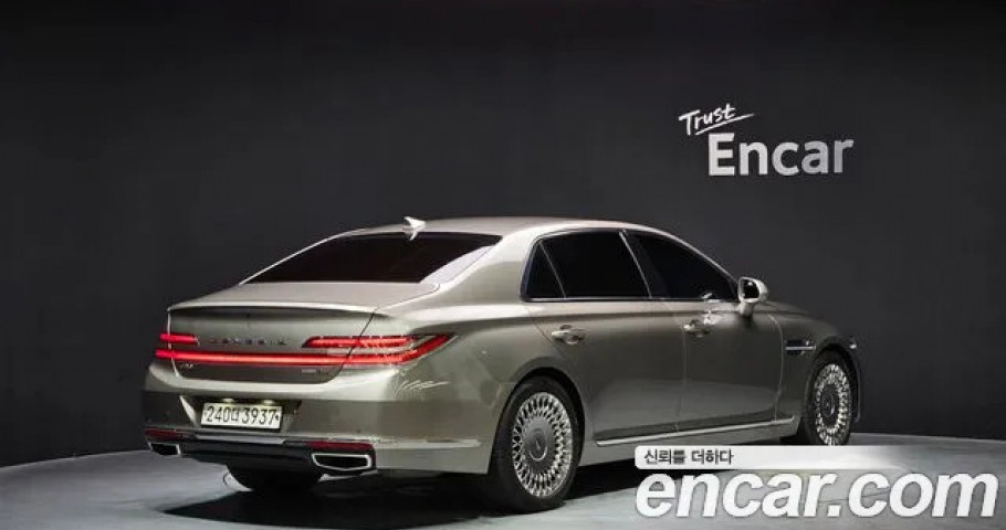 Genesis G90 