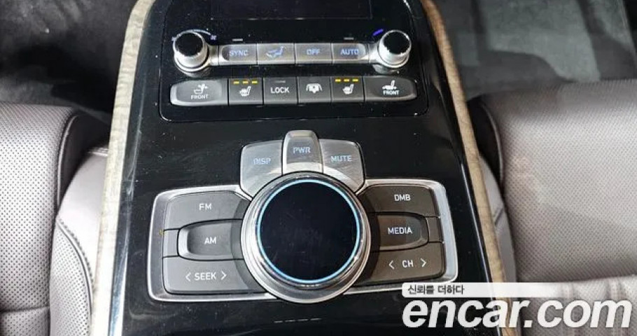 Genesis G90 