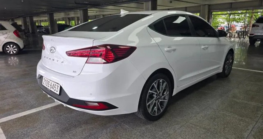 Hyundai Avante (Elantra) 