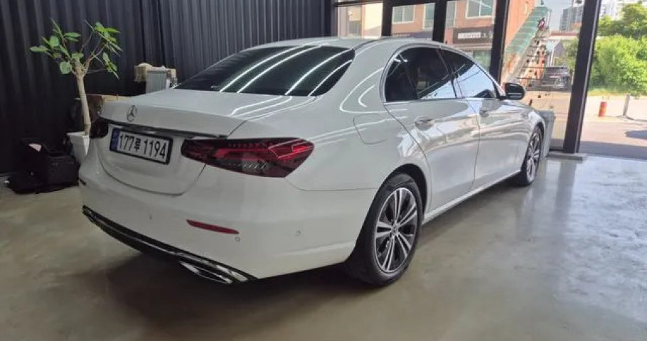 Mercedes-Benz E-Class 