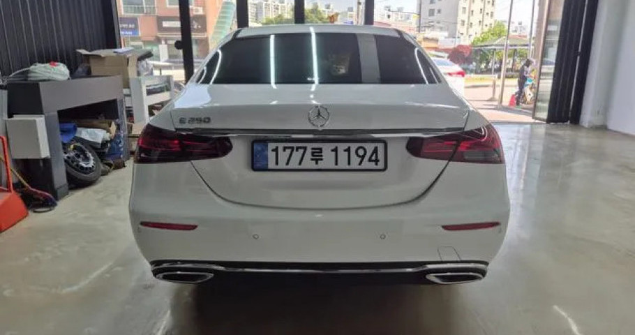 Mercedes-Benz E-Class 