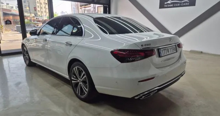 Mercedes-Benz E-Class 