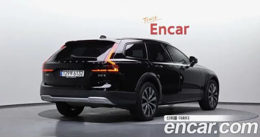 Volvo V90 