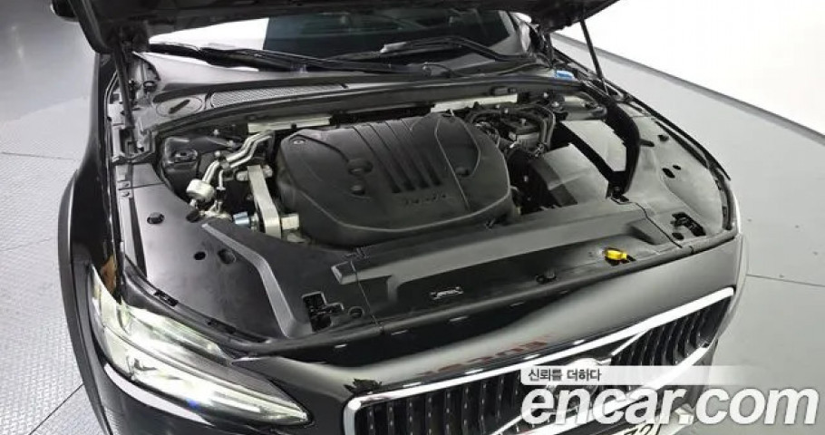 Volvo V90 