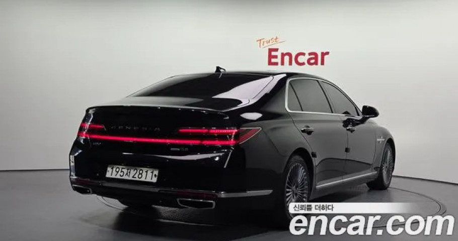 Genesis G90 
