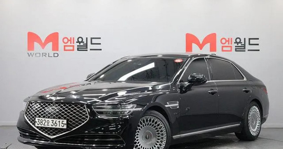 Genesis G90 
