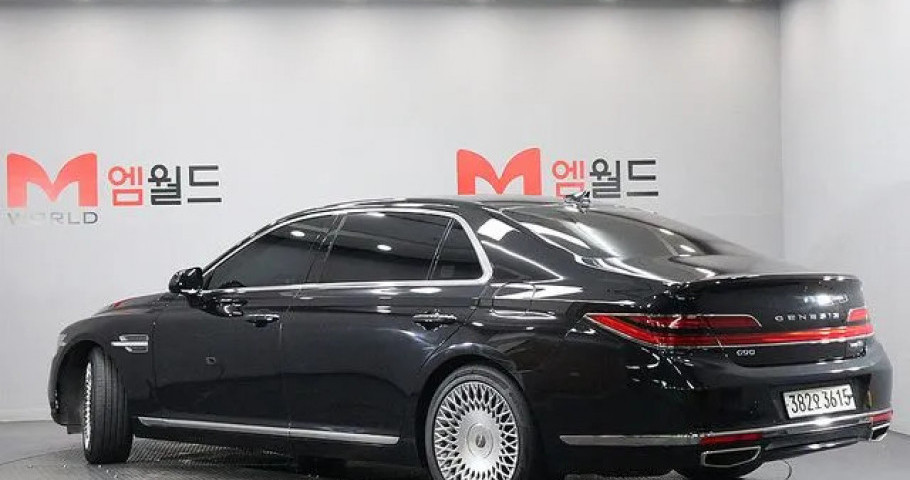 Genesis G90 