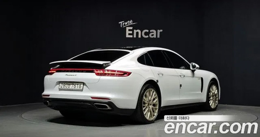 Porsche Panamera 