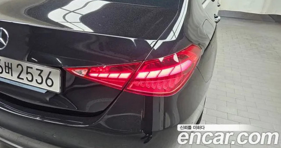 Mercedes-Benz C-Class 