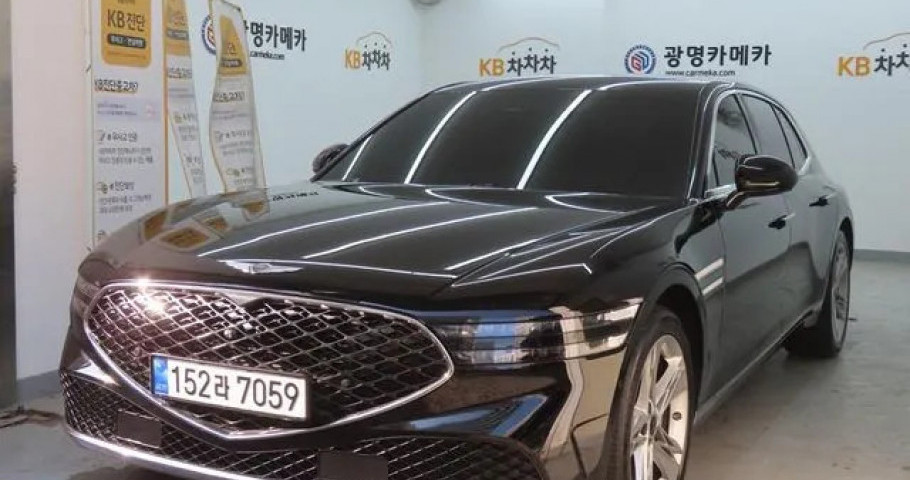 Genesis G90 