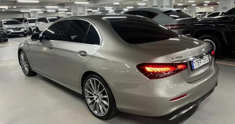 Mercedes-Benz E-Class 